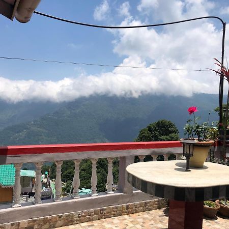 Raibas Homestay 다르질링 외부 사진