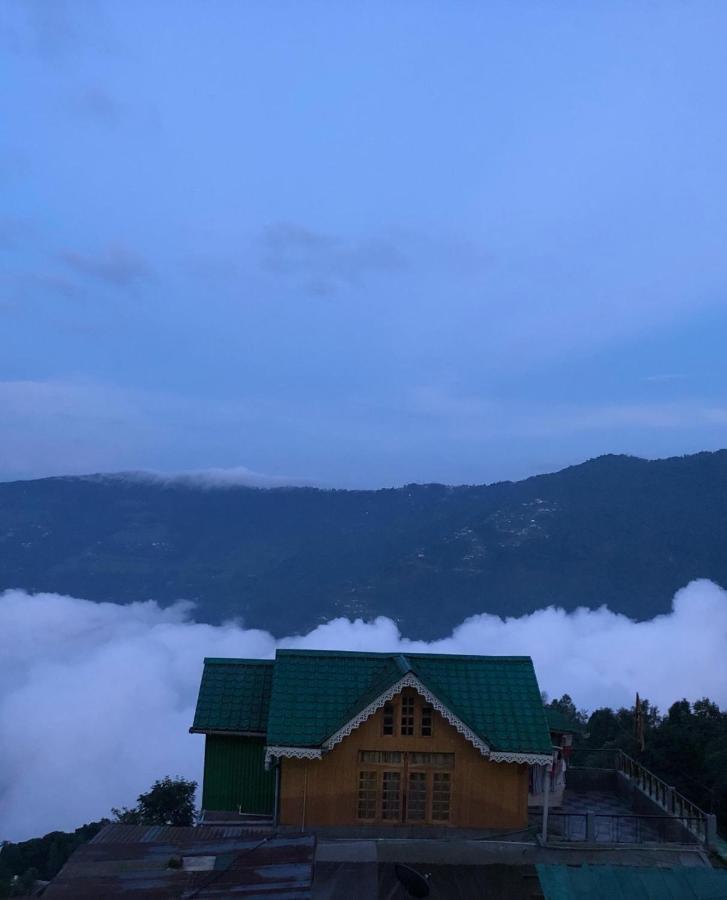 Raibas Homestay 다르질링 외부 사진