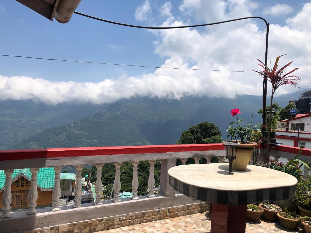 Raibas Homestay 다르질링 외부 사진
